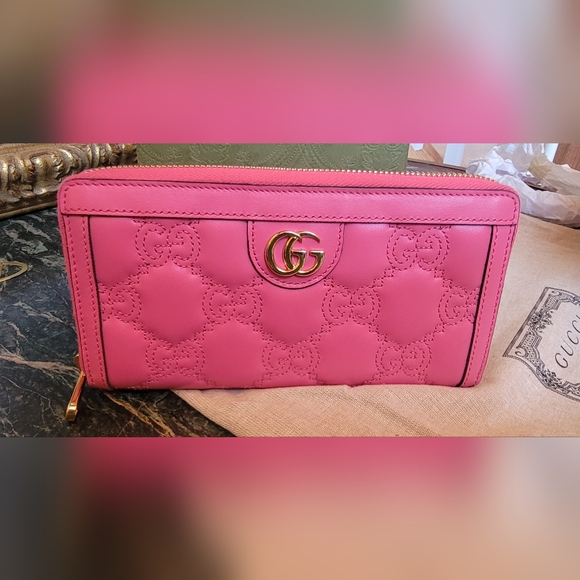 NIB AUTHENTIC GUCCI OPHIDIA PINK MONOGRAM QUILTED LEATHER ZIP AROUND WALLET - Picture 4 of 14